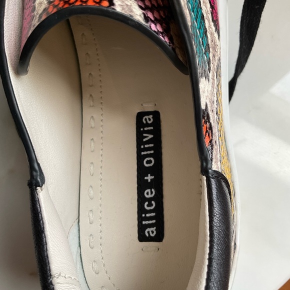 ALICE and OLIVIA EZRA LEATHER SNEAKERS. EUC - Picture 8 of 13